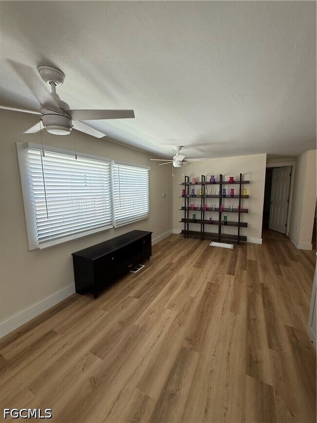Building Photo - 2112 Ixora Ct