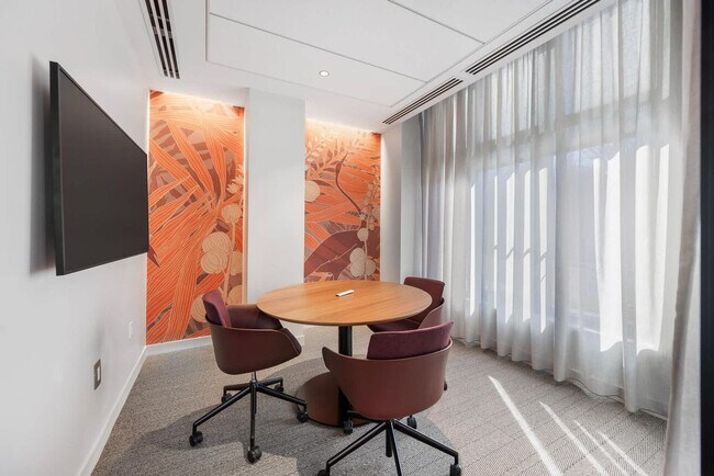 Building Photo - 79 Queensberry St