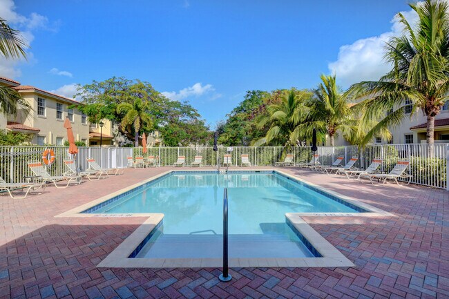 Building Photo - 1019 W Longport Cir