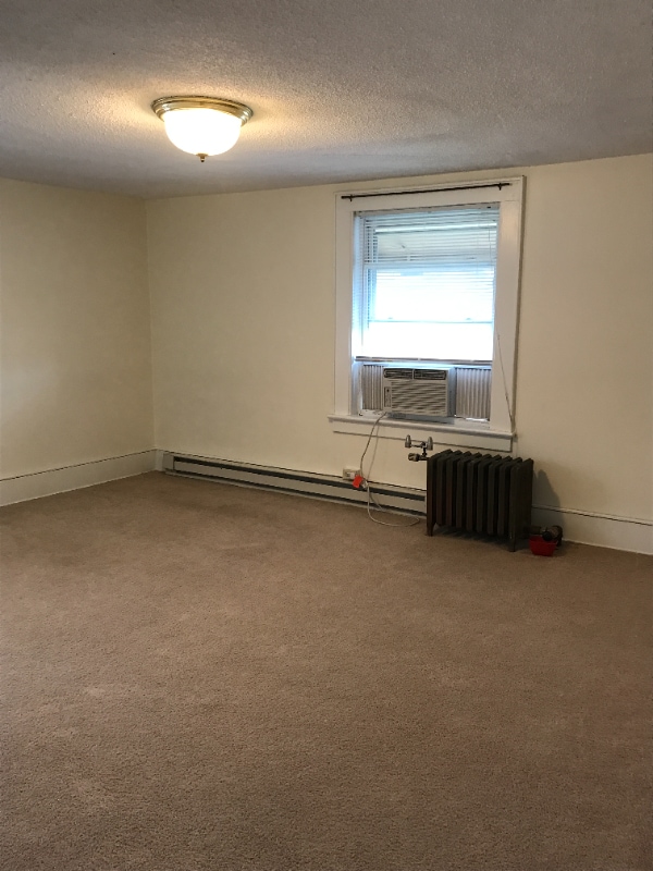 Building Photo - 624 1/2 S Main St