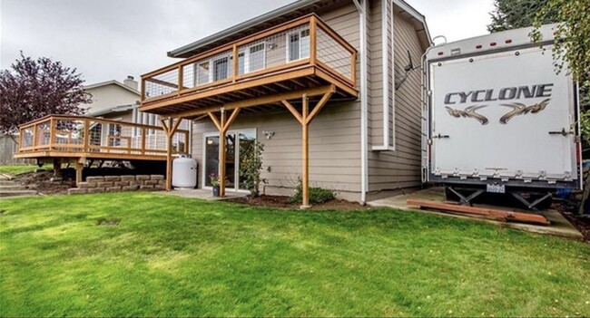 Building Photo - 5602 Green Hills Ave NE