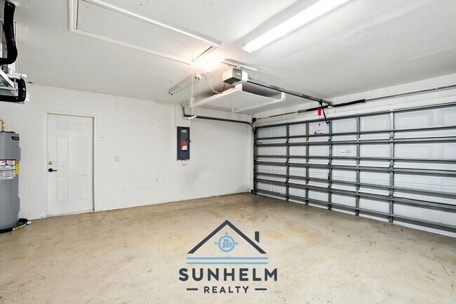 Building Photo - 209 SW 10th Ave