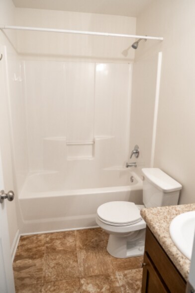 Building Photo - 2026 Jessica Dr