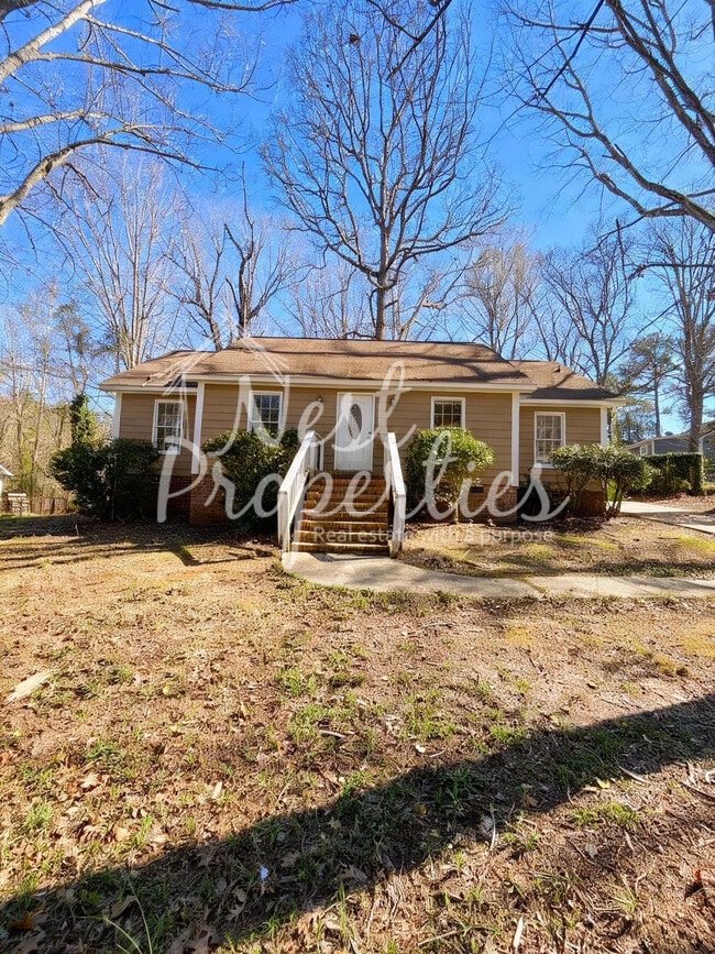 Building Photo - 325 Southampton Dr