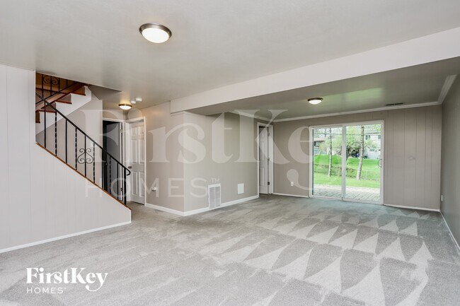 Building Photo - 1331 Glenstone Dr