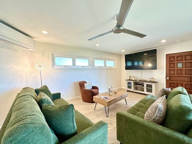 Building Photo - 1034 Kaumoku St