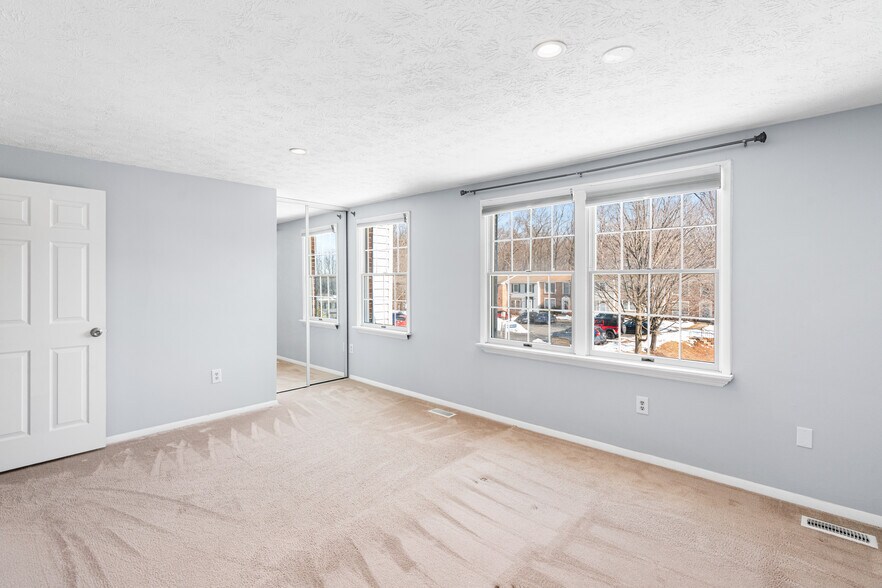 Master Bedroom - 19136 Willow Spring Dr