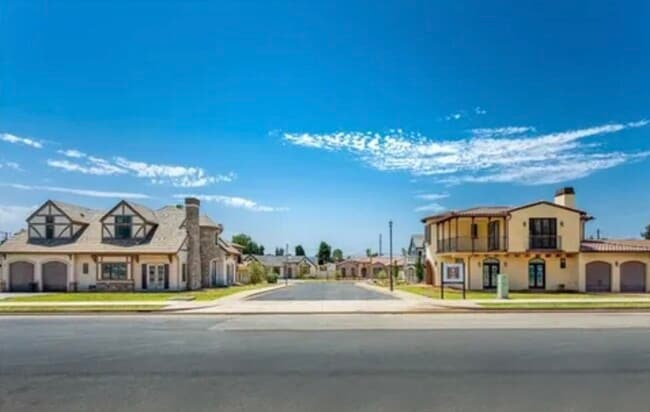 Building Photo - 5018 Saunders Cir