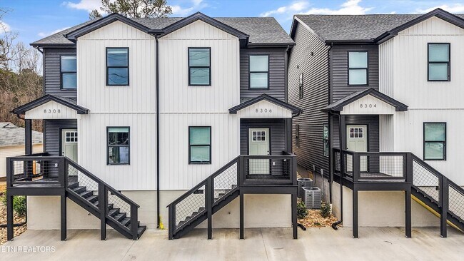 Building Photo - 8306 Lobelia Ln