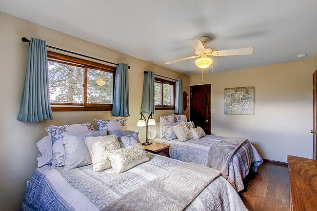 Building Photo - Peaceful 5 bdrm Mountain retreat in Woodla...