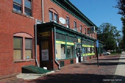 Walk to the Deli and Convenience Store - 110 4th Ave