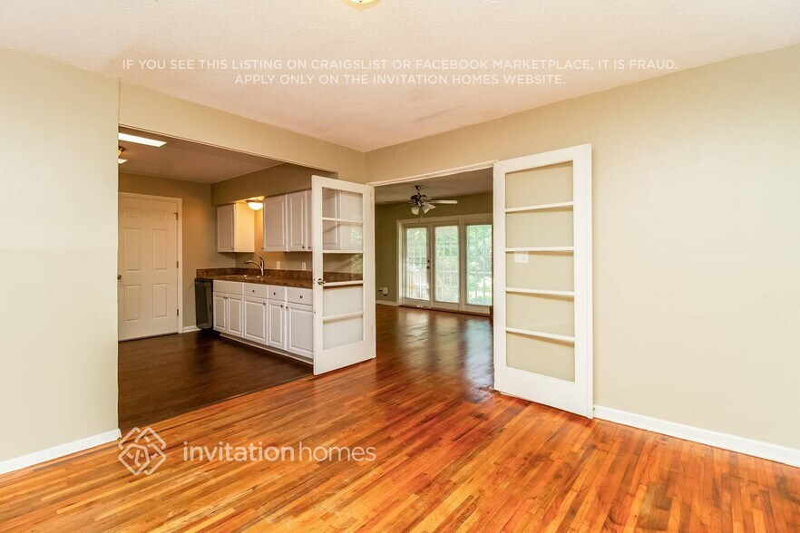 Building Photo - 4228 Sky Line Dr
