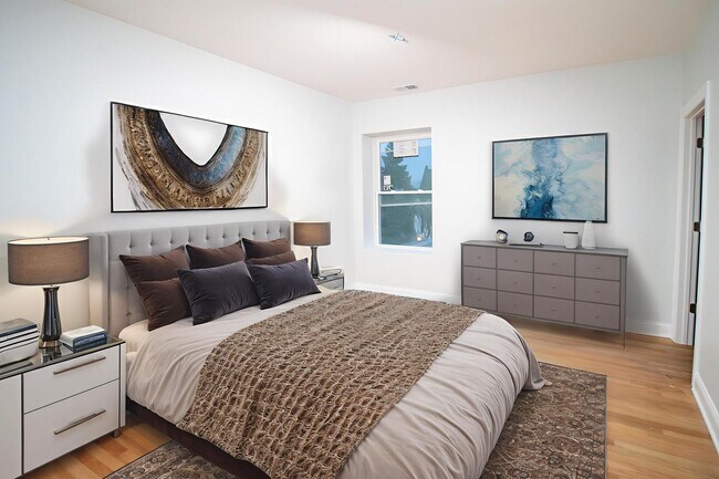 Building Photo - 651 E Groveland Park