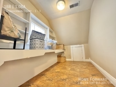 Building Photo - 122 Hagerman Ct