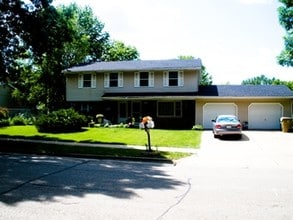 Building Photo - 3122 Churchill Dr