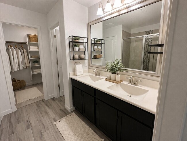 Building Photo - 1302 Deerfield Dr