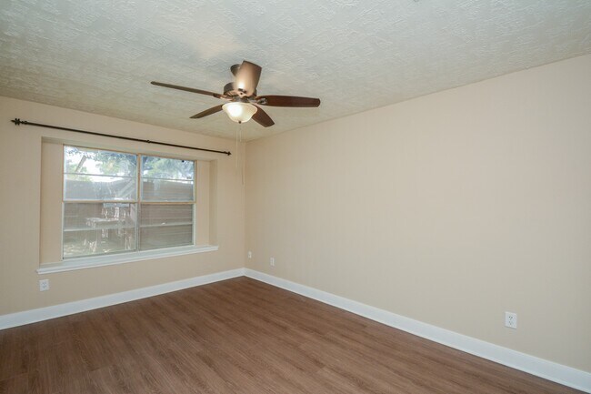 Building Photo - 19331 Nasworthy Dr