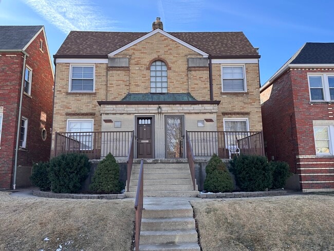 Building Photo - 5816 Mardel Ave