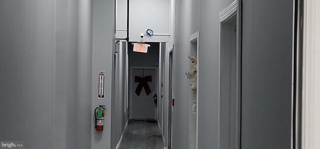 Building Photo - 1729 Centre Ave