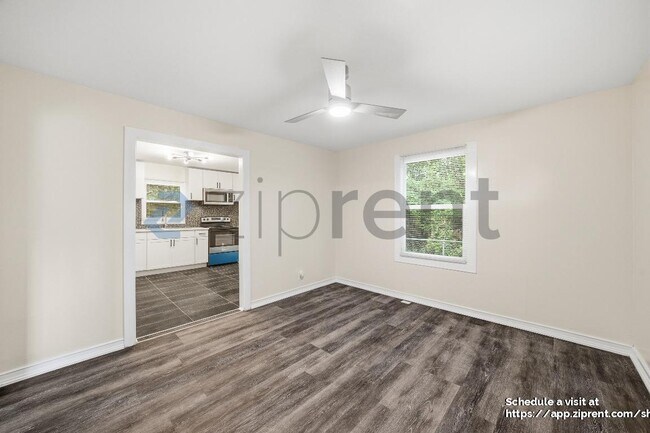 Building Photo - 684 Central Ave