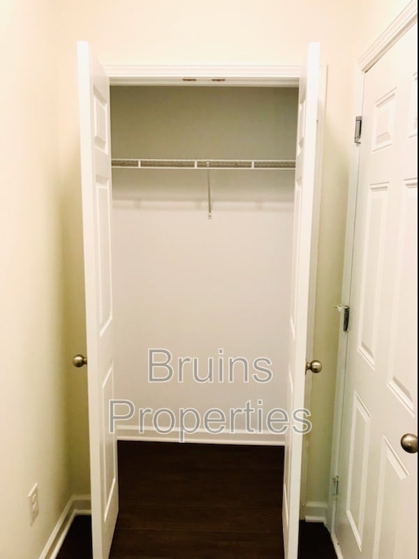 Building Photo - 2606 Pennoak Way