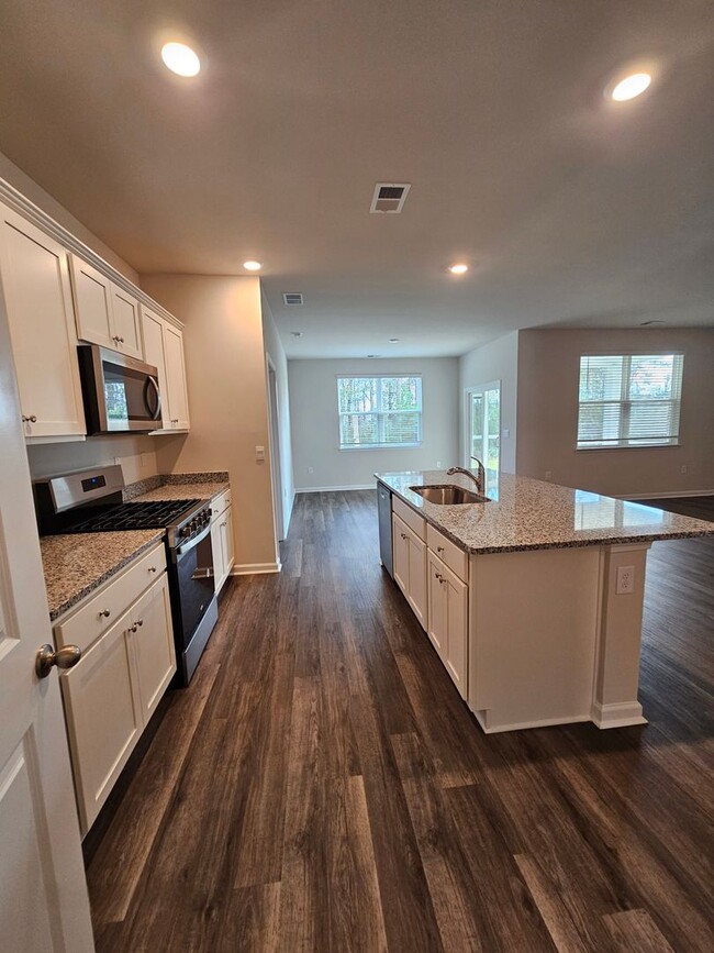 Building Photo - Brand New 3-Bedroom, 2-Bath Home in Ridgef...