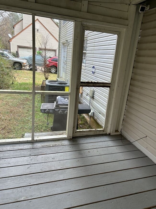 Building Photo - COMING SOON! Cozy 3BR 2.5BA Home w/ 2-Car Garage in Lithonia