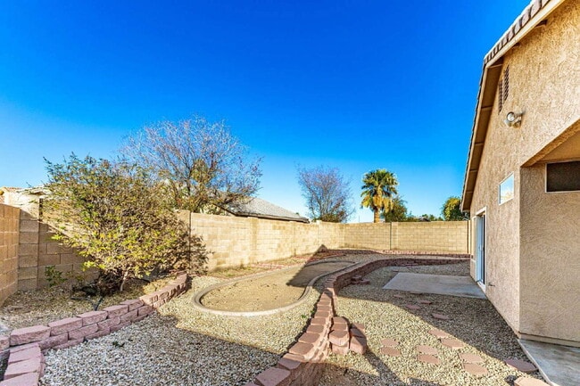 Building Photo - 9438 W Monroe St