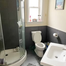 Building Photo - 3155 N Pine Grove Ave