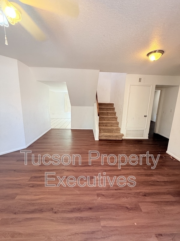 Building Photo - 9472 N Albatross Dr