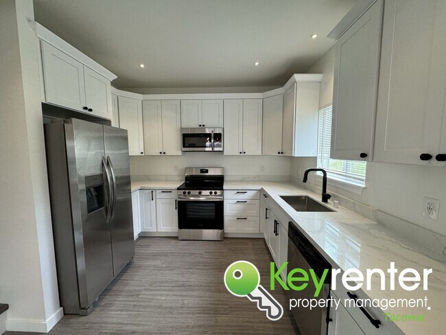 Building Photo - One of a Kind Remodeled House in Tacoma!
