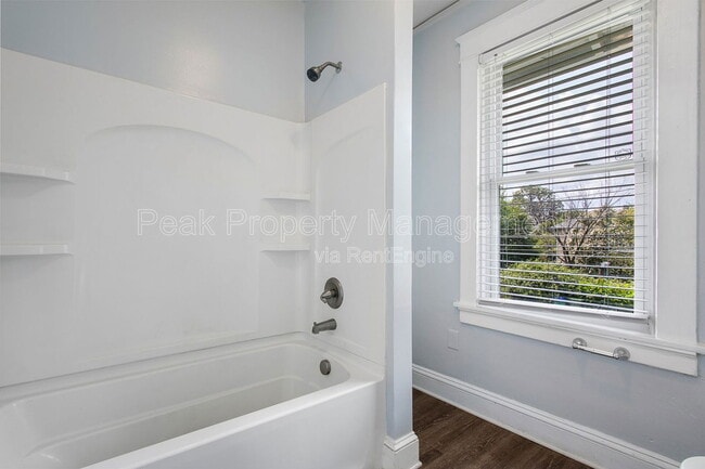 Building Photo - 2818 North Ave