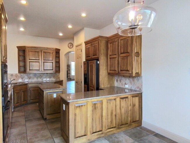 Building Photo - 12708 Desert Marigold Ln NE