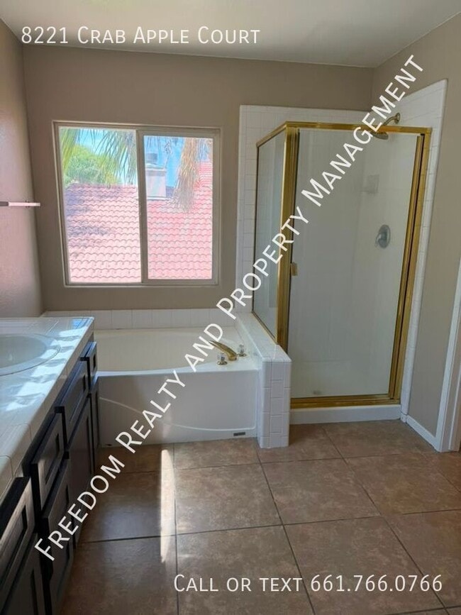 Building Photo - 8221 Crab Apple Ct