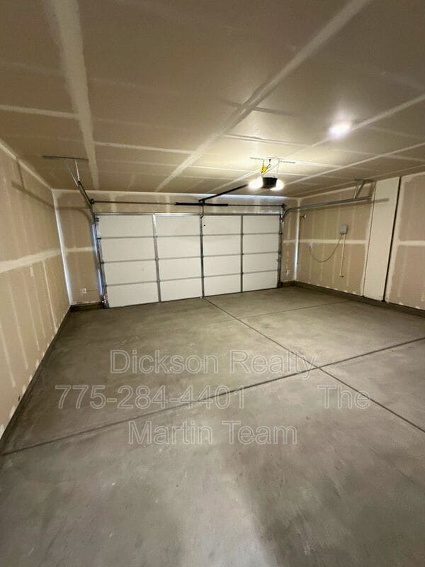 Building Photo - 501 Paradise Vly Rd