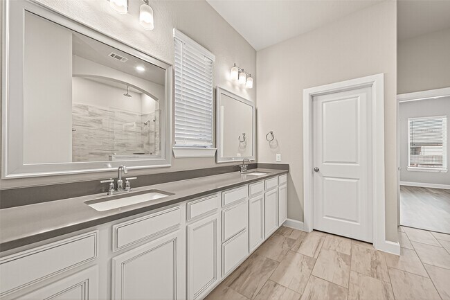 Building Photo - 23754 Pullin Market Dr