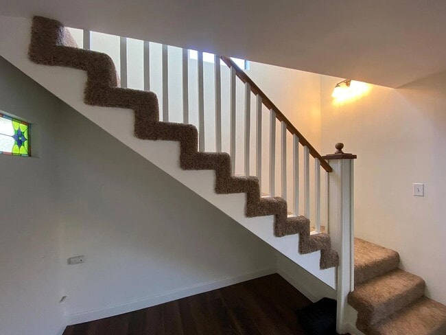 Building Photo - 3106 E 15th St