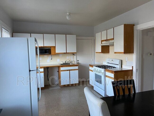 Building Photo - 28 Millet St