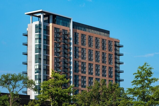 Building Photo - The Point at Eisenhower Square