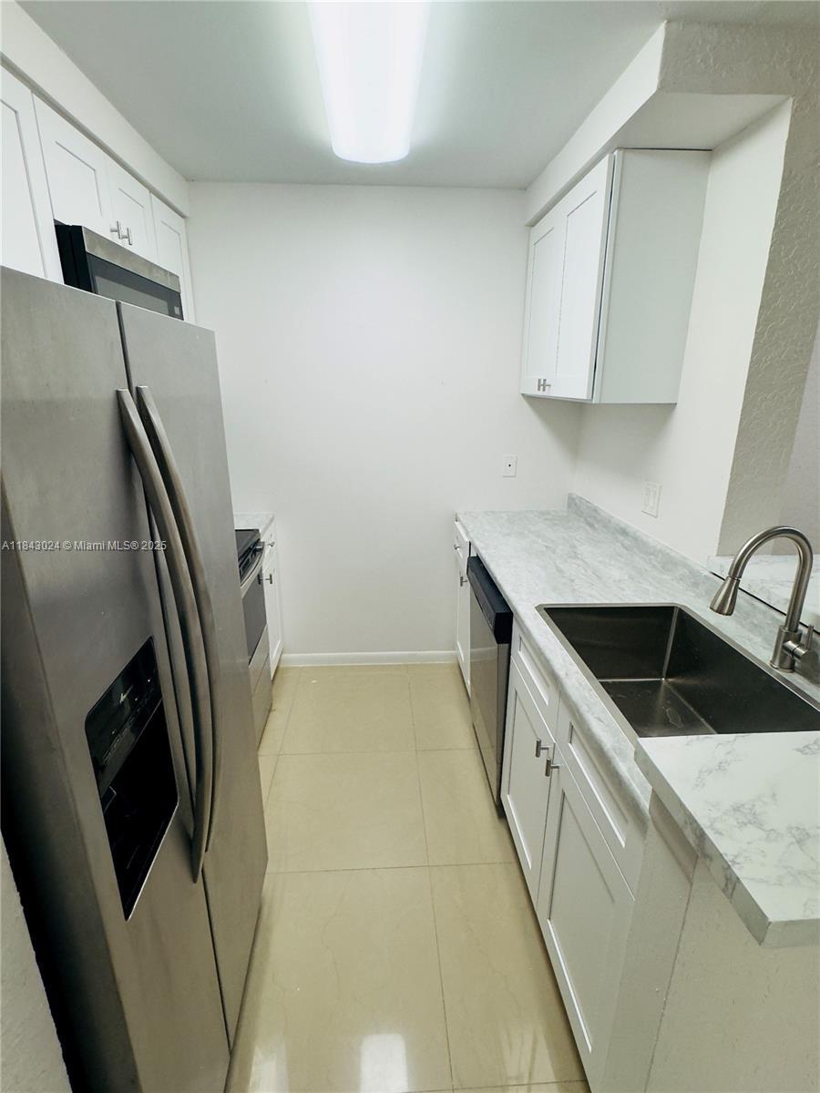 Building Photo - 2851 N Oakland Forest Dr