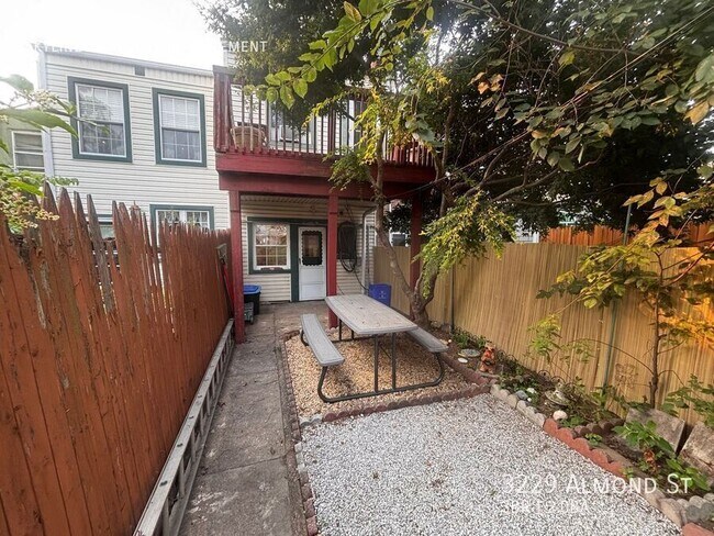 Building Photo - 3229 Almond St