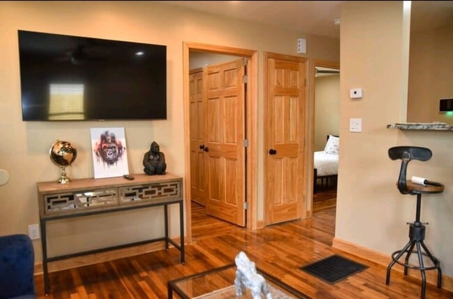 Building Photo - 1917 Taylor Ave