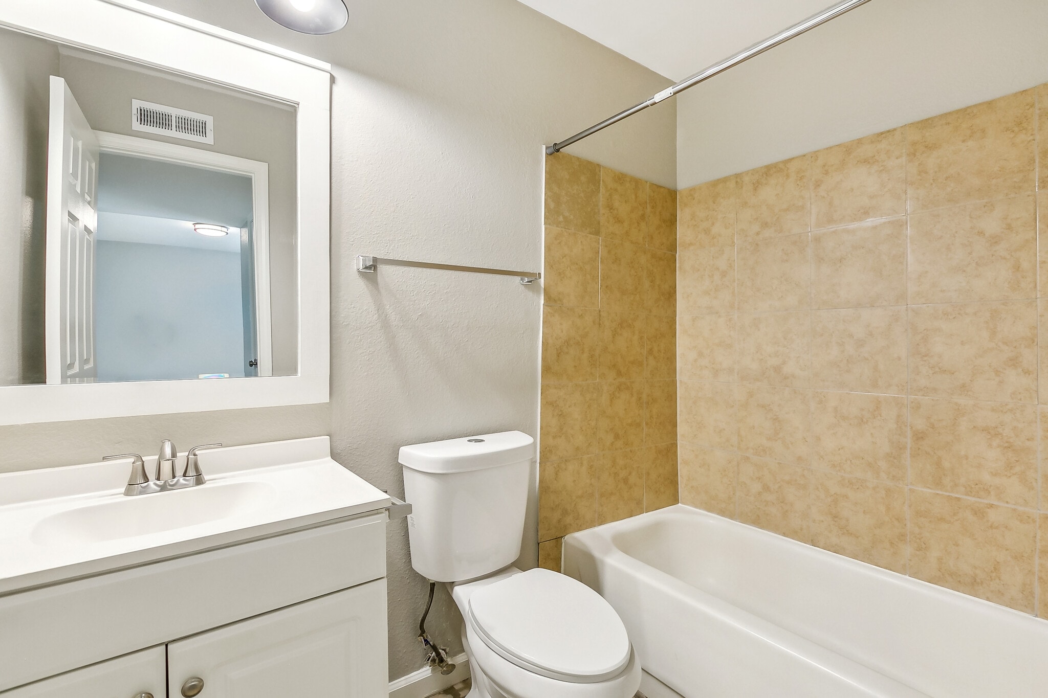 Building Photo - 813 Hammond Manor Dr