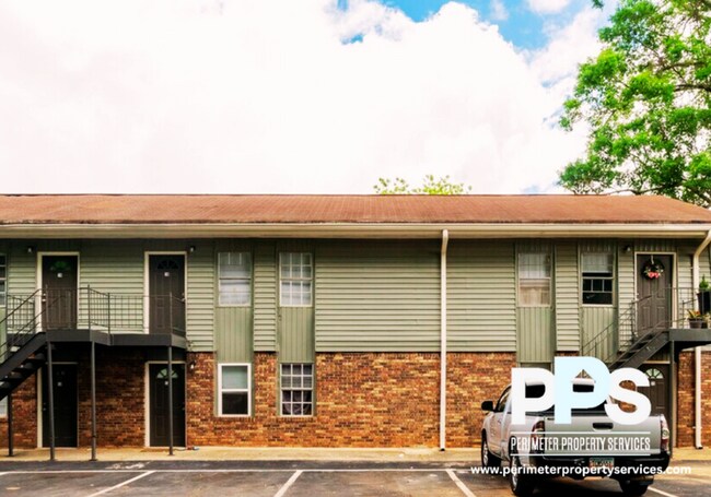 Building Photo - 1126 Maple St