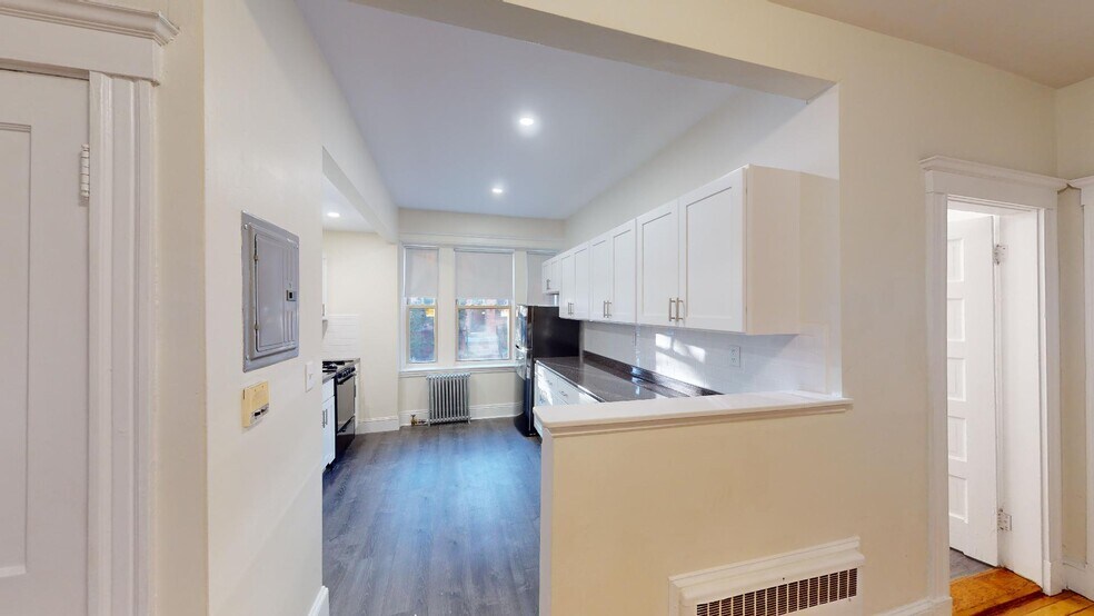 Building Photo - 1789 Beacon St