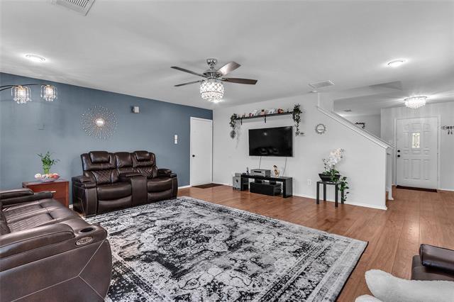 Building Photo - 7101 Wind Row Dr
