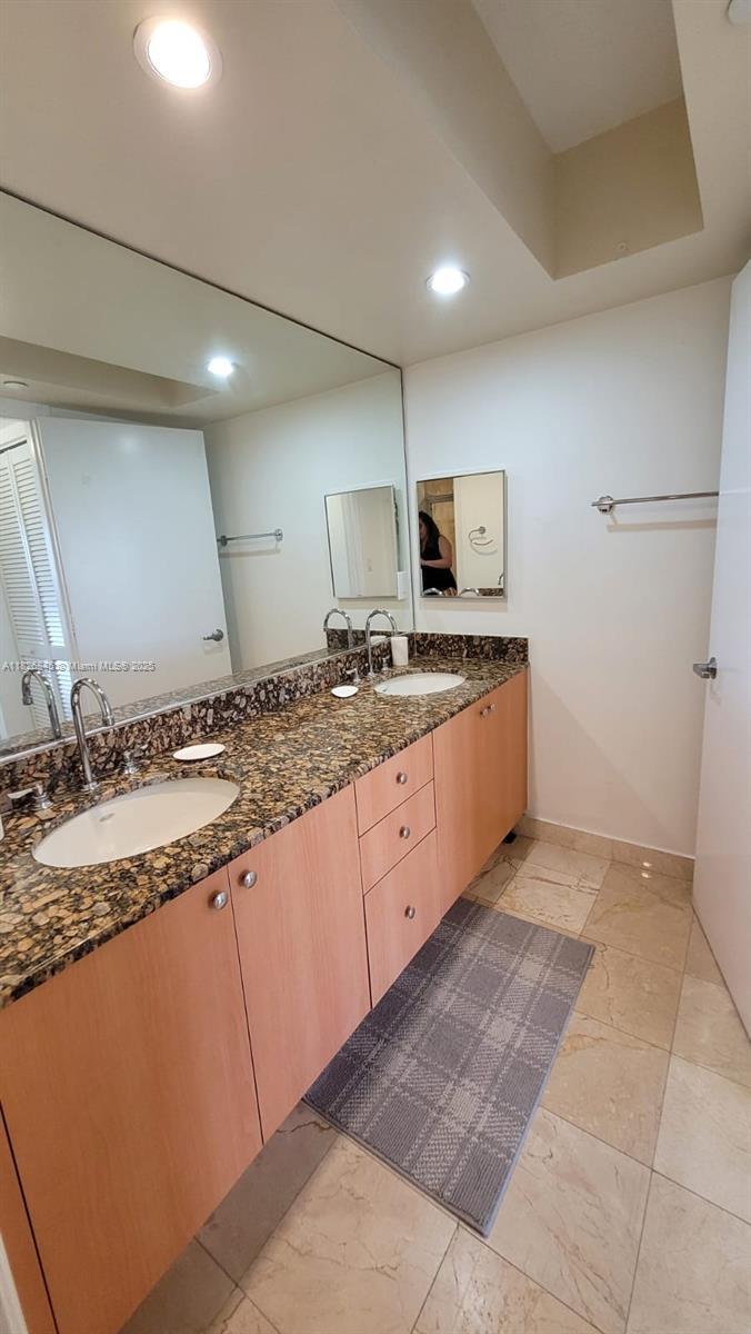 Building Photo - 6917 Collins Ave