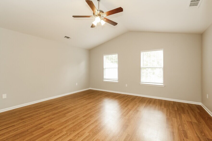 Building Photo - 8525 Emerald Fern Way