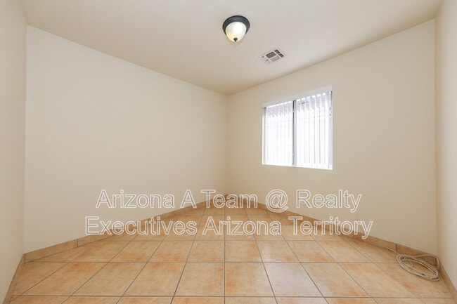 Building Photo - 7041 Mitchell Flyer Rd