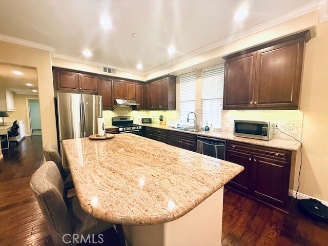 Building Photo - 43 Long Meadow